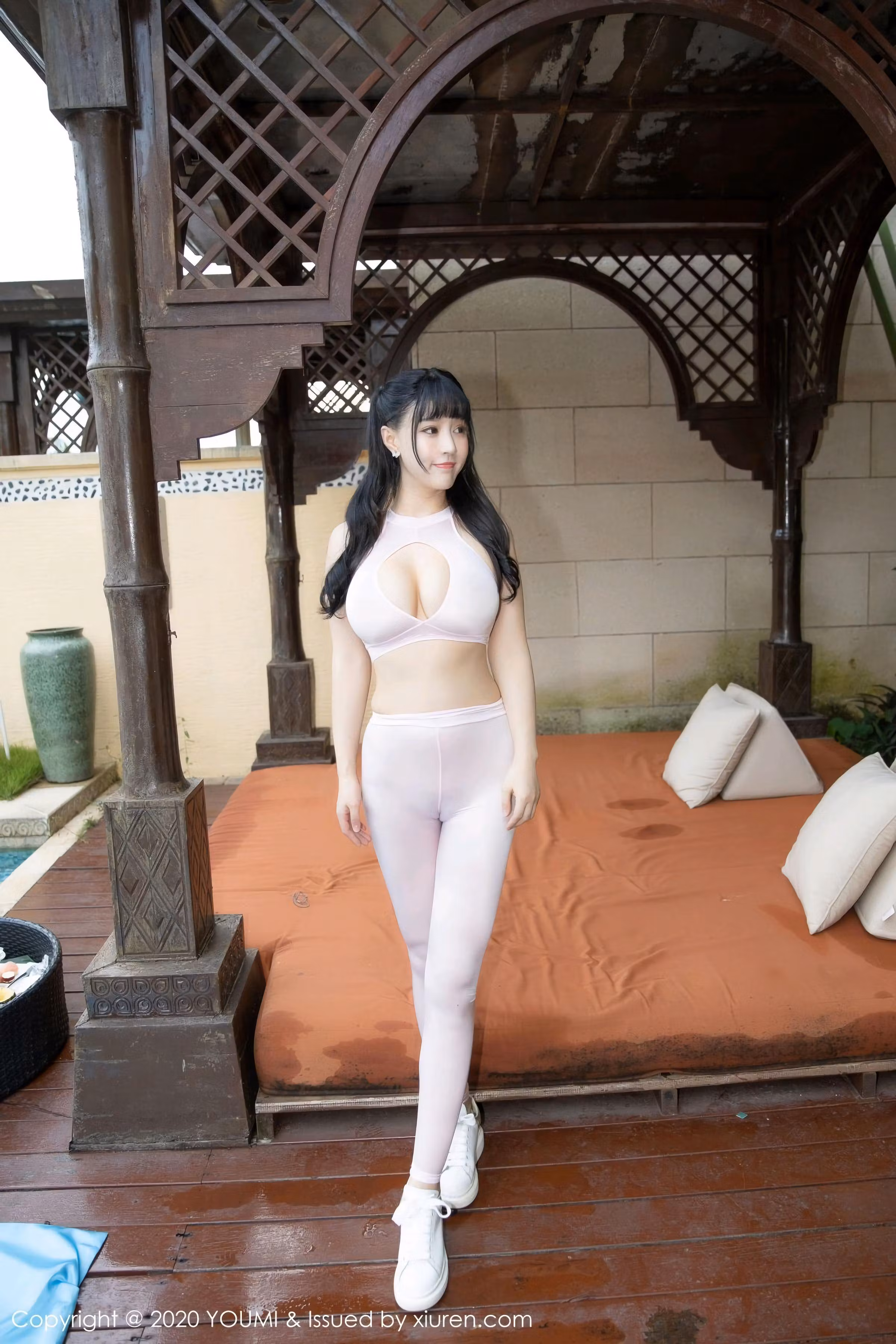 白丝紧身裤美腿